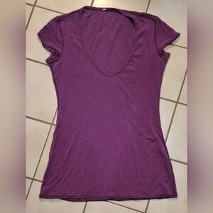 Lululemon V-Neck Short Sleeve Tee – Regal Plum (Size 6)
